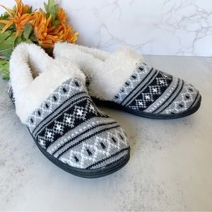 Slip-on Patterned Faux Fur Lined Slippers, Size M (7-8)